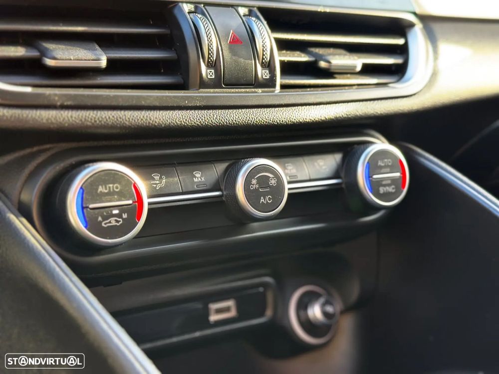 Alfa Romeo Giulia 2.2 D Sprint AT8 - 34