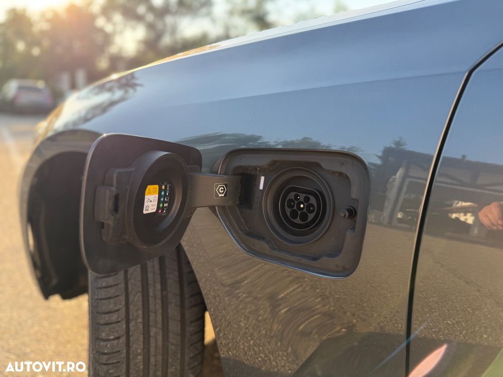 BMW Seria 3 330e Aut. Advantage - 15