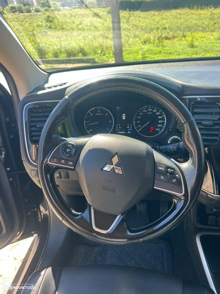 Mitsubishi Outlander 2.2 DI-D Intense - 10