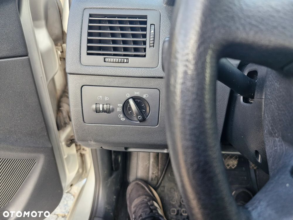 Skoda Fabia 1.4 16V Active - 11