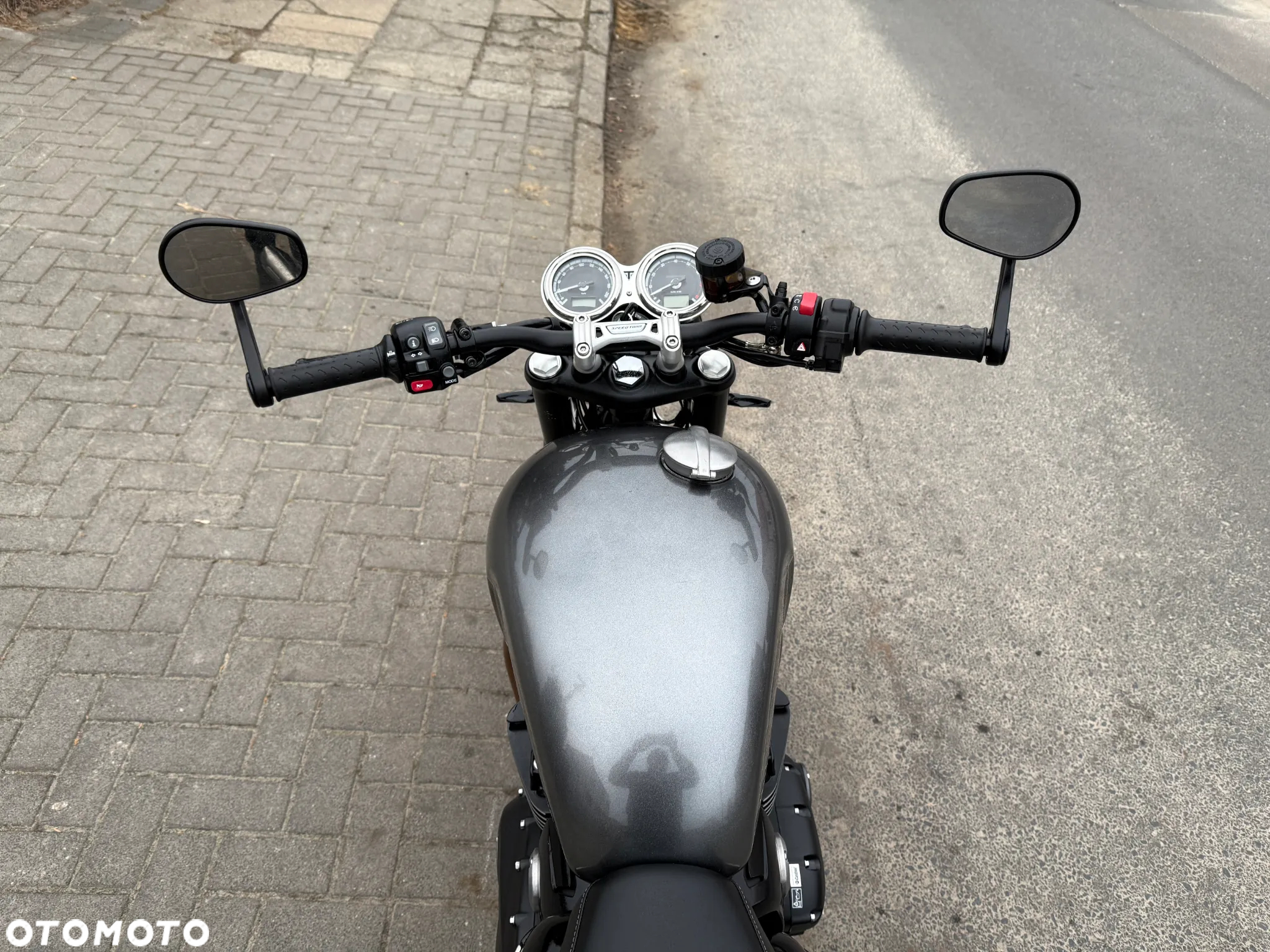 Triumph Speed Twin - 9
