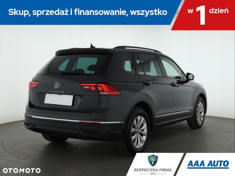 Volkswagen Tiguan - 7