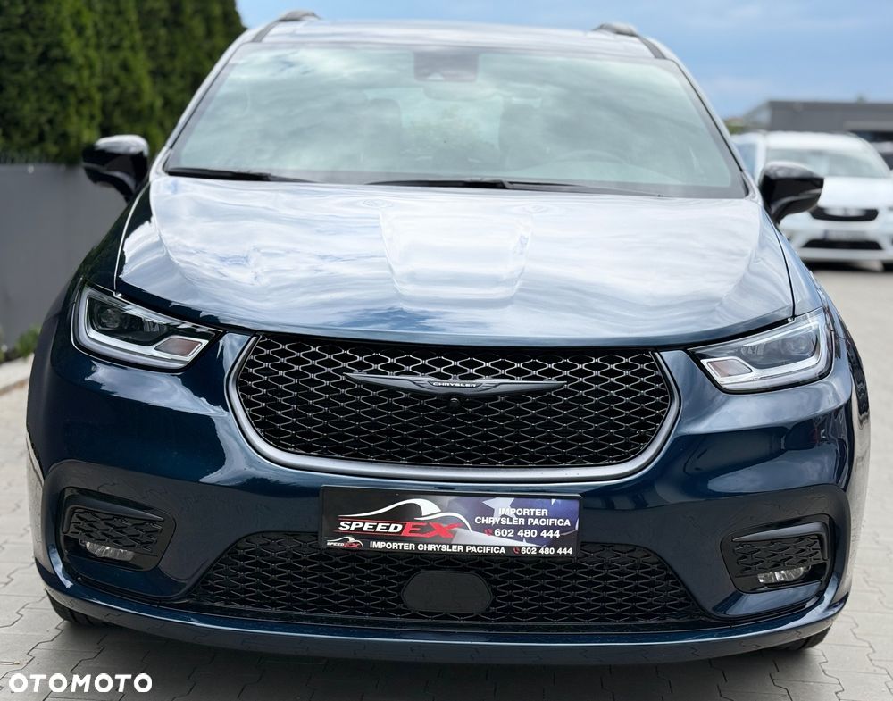 Chrysler Pacifica - 4