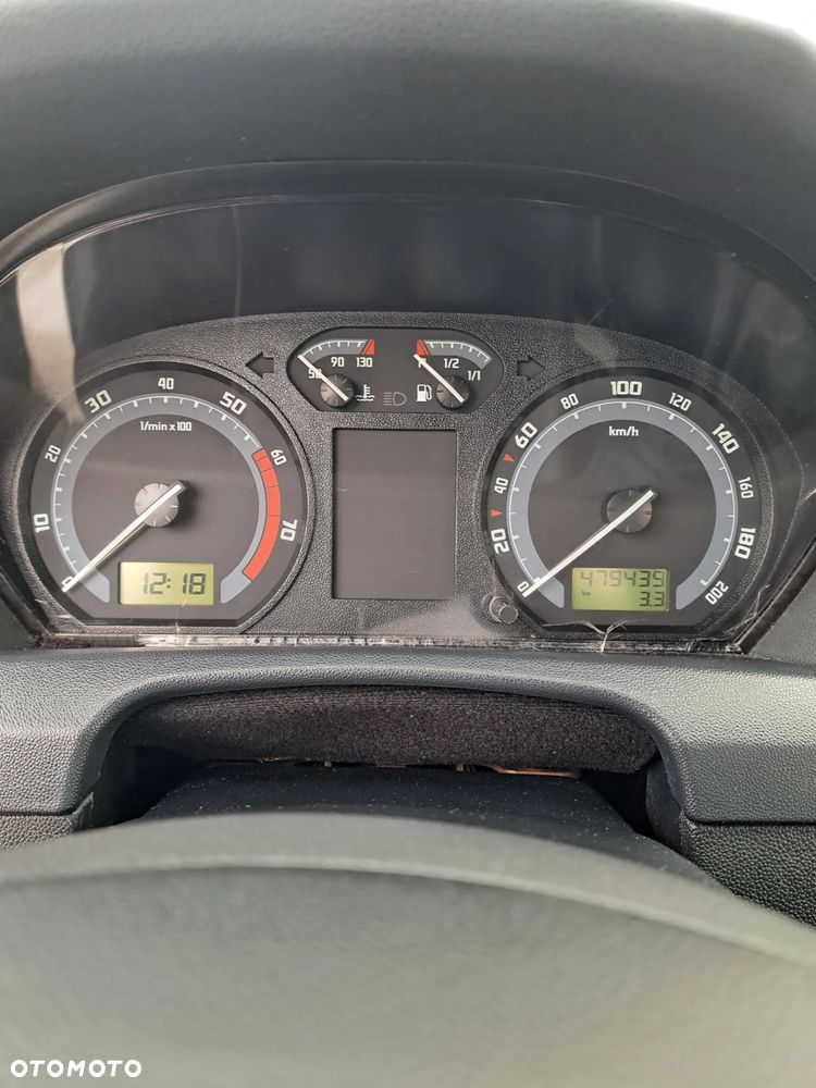 Skoda Fabia 1.4 16V Active - 12