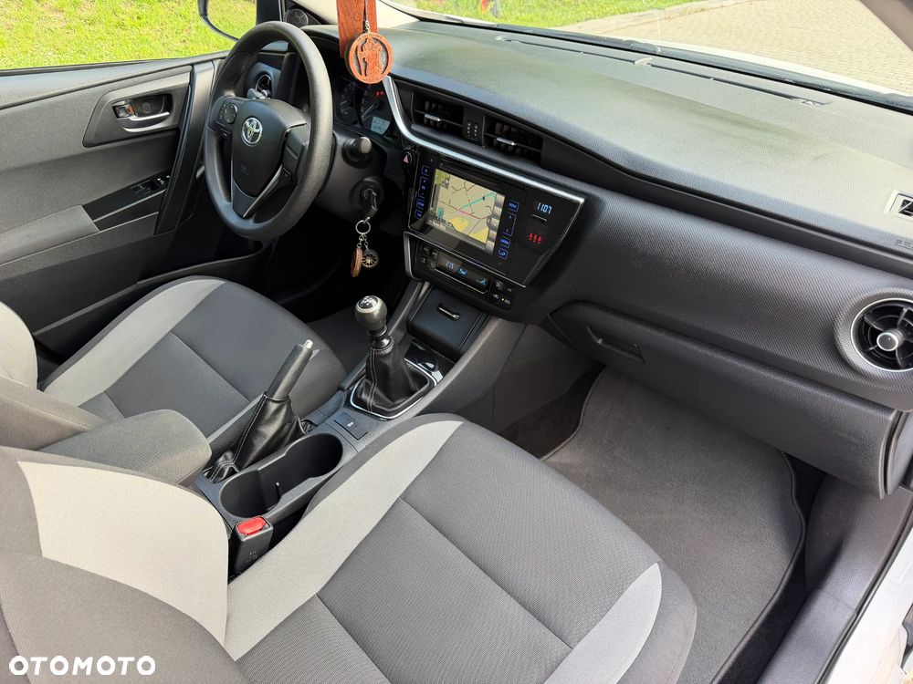 Toyota Auris 1.4 D-4D Dynamic - 19