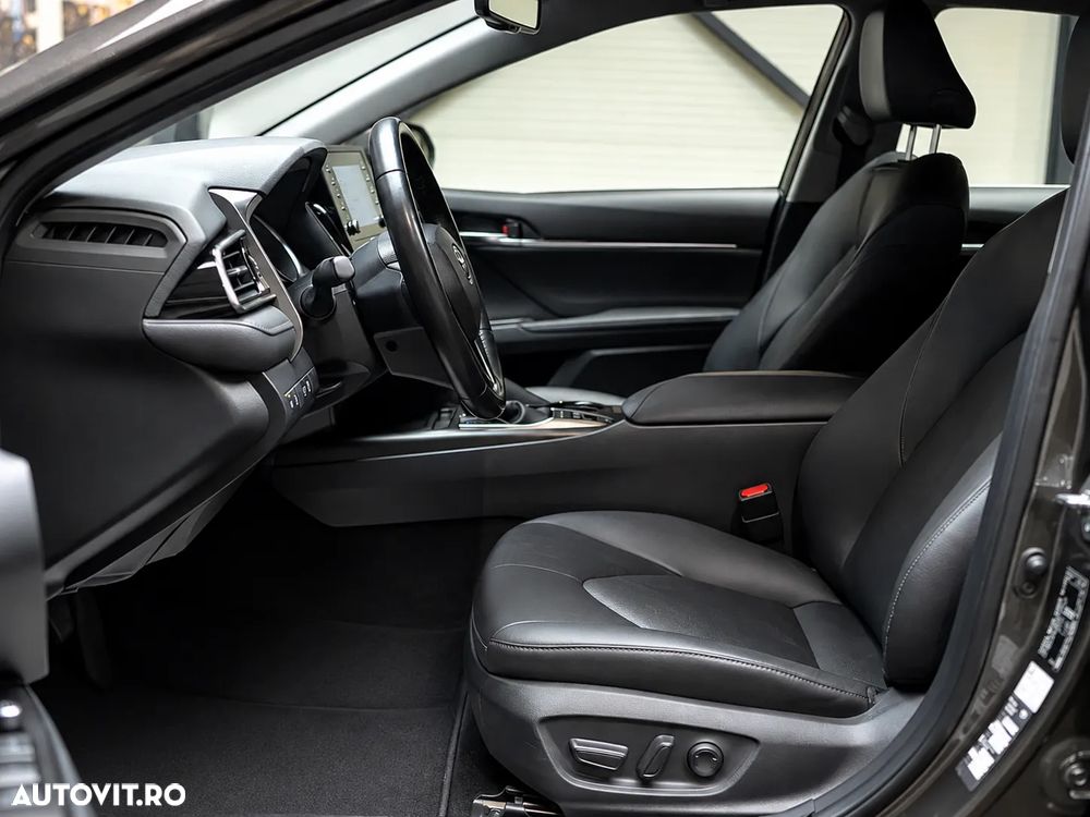 Toyota Camry 2.5 Dynamic - 11