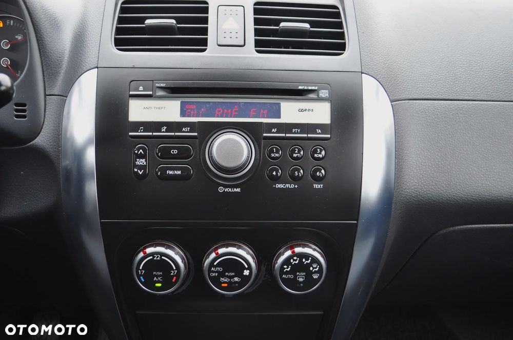 Suzuki SX4 1.6 VVT 4x2 Comfort - 16