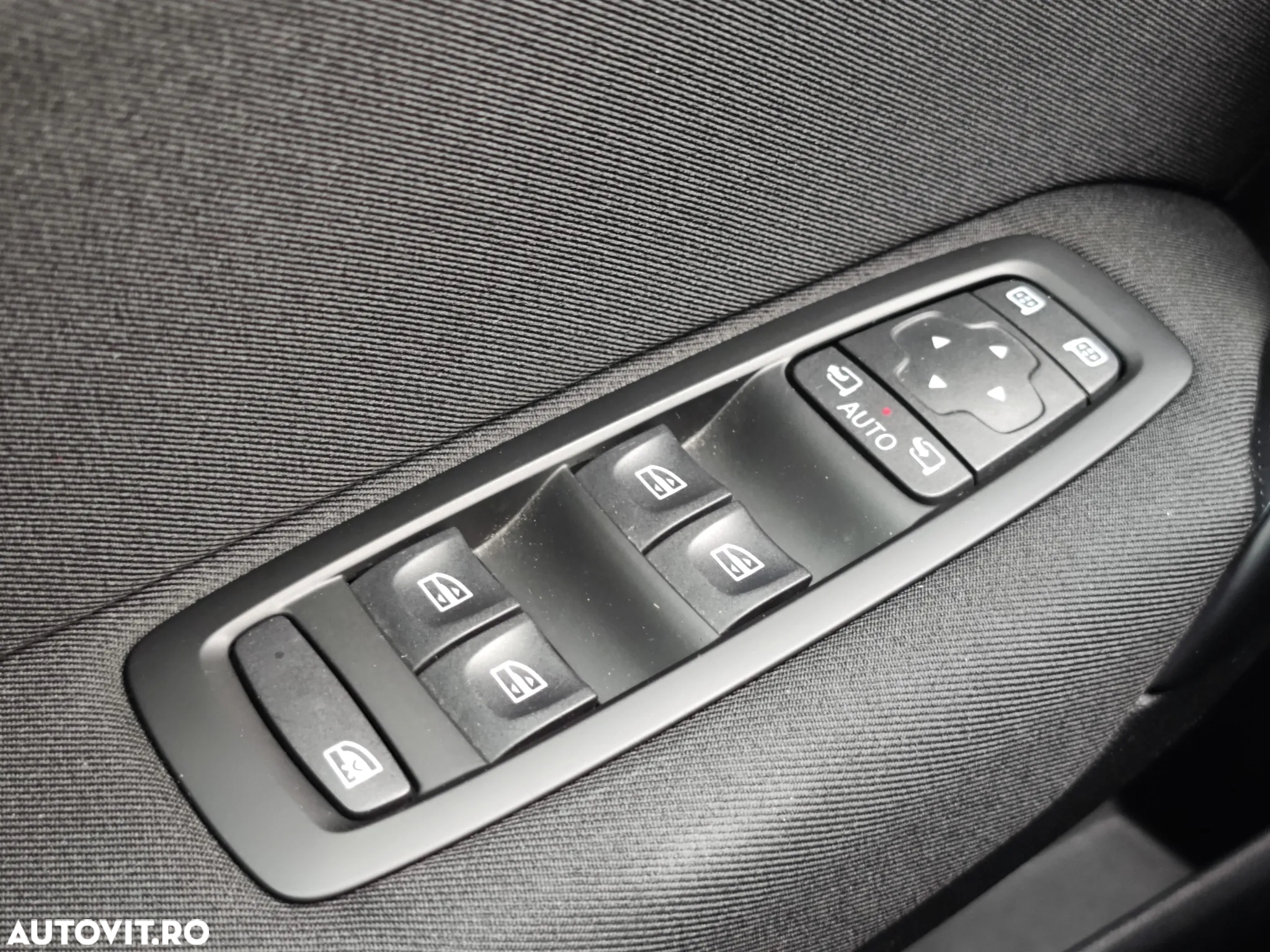 Renault Megane Grandtour E-TECH Plug-in 160 BUSINESS EDITION - 31