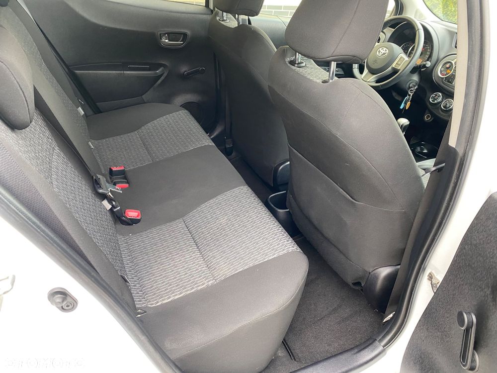 Toyota Yaris 1.33 Premium - 16