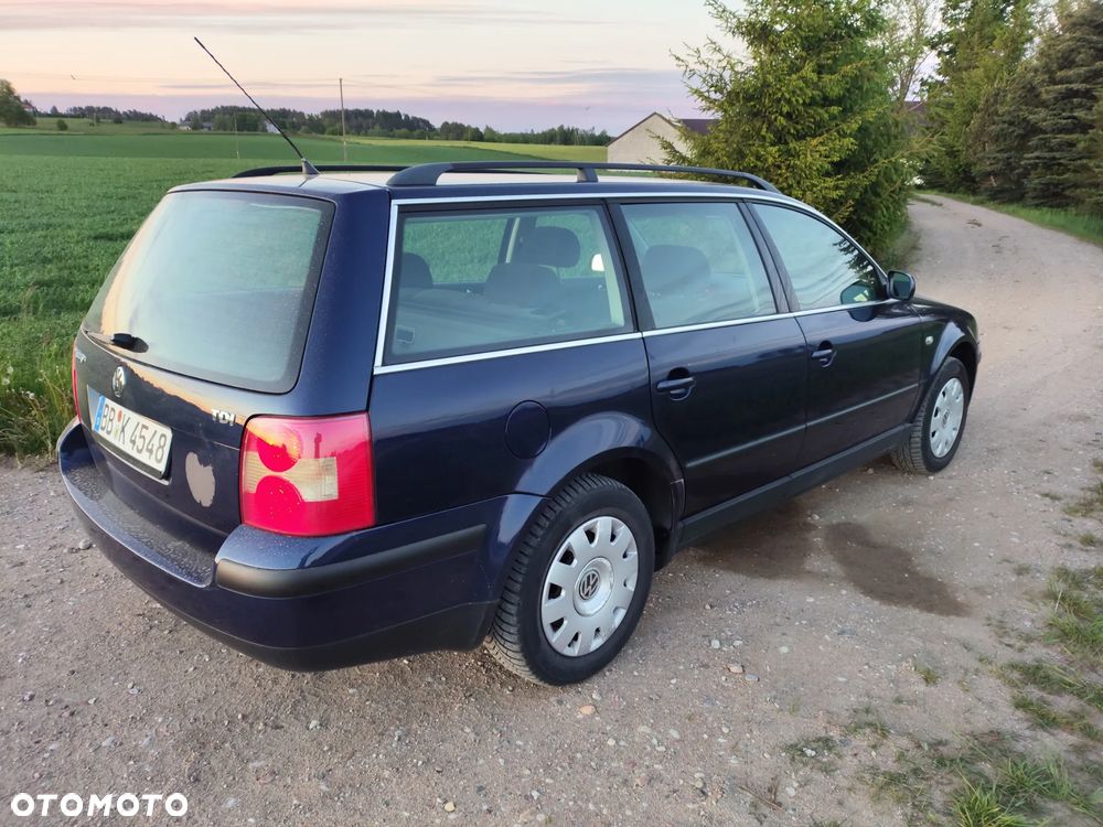 Volkswagen Passat 1.9 TDI Comfortline Family - 5