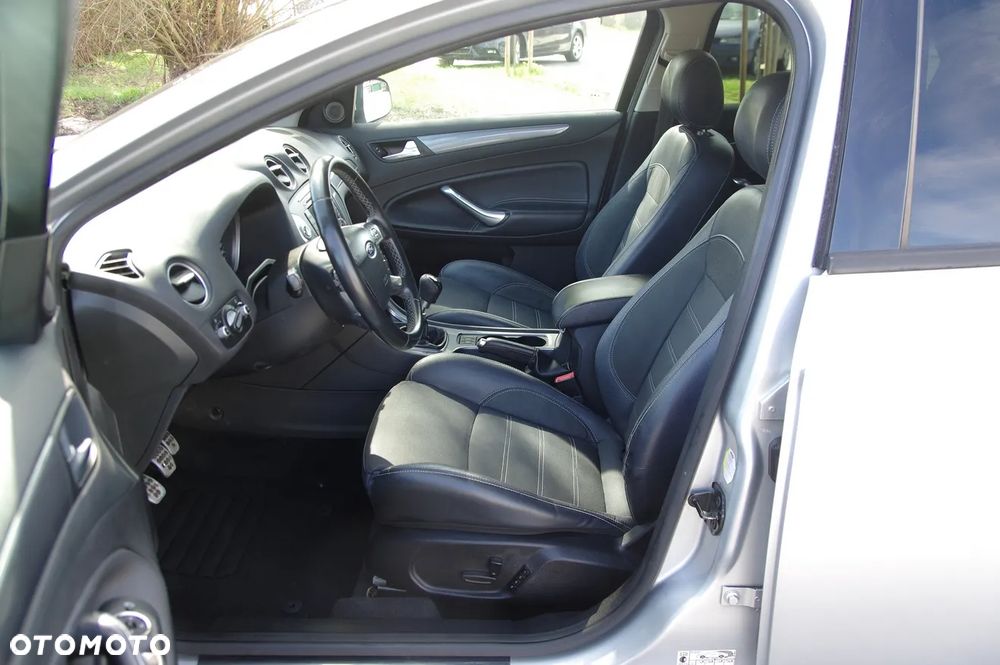 Ford Mondeo 2.0 TDCi Champions Edition - 31