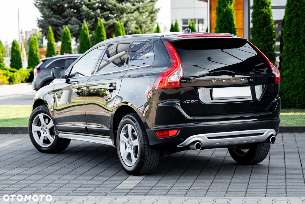 Volvo XC 60 D4 AWD Geartronic RDesign - 13