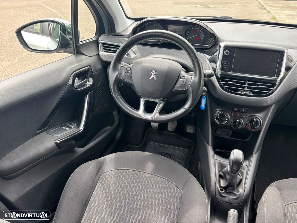Peugeot 208 1.2 PureTech Style - 30