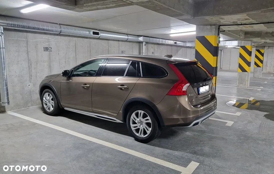 Volvo V60 Cross Country D4 AWD Summum - 2