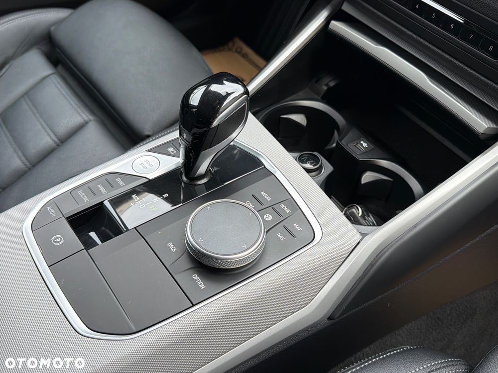 BMW Seria 3 320e Sport Line - 37