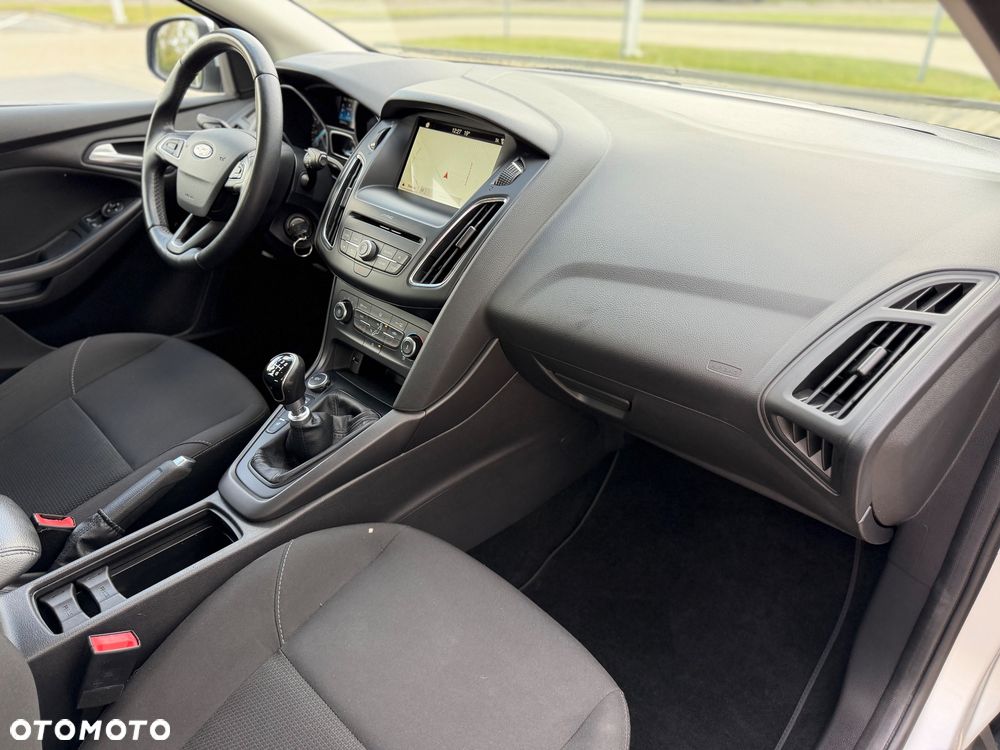 Ford Focus 1.0 EcoBoost Titanium Business - 9