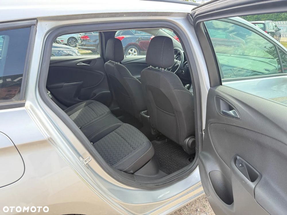 Opel Astra 1.6 CDTI Enjoy - 19