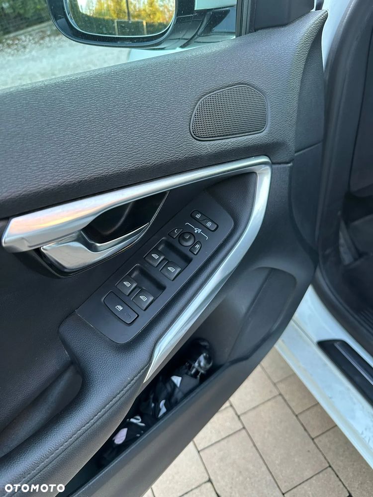 Volvo V40 T3 Summum - 11