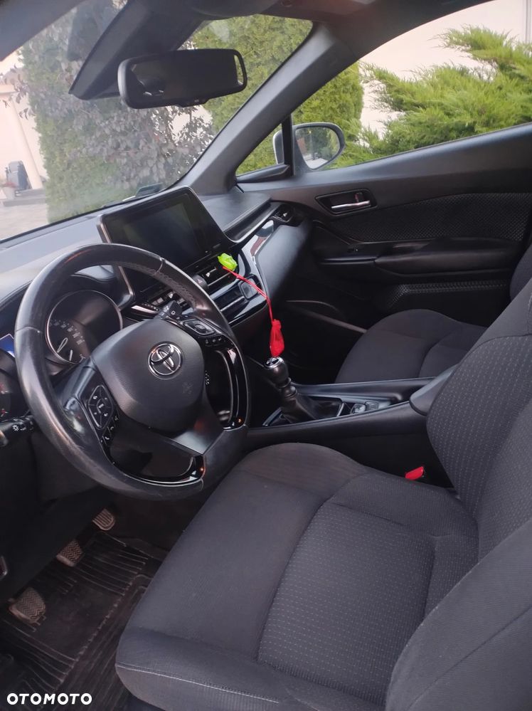 Toyota C-HR - 12