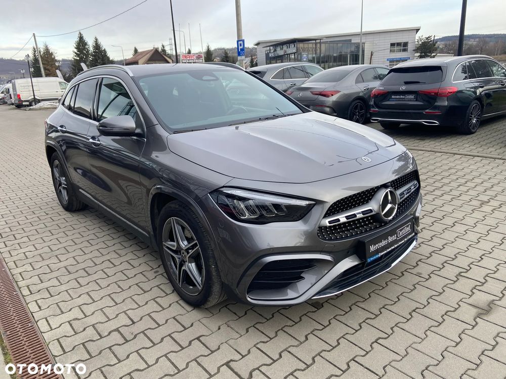 Mercedes-Benz GLA 200 AMG Line - 3