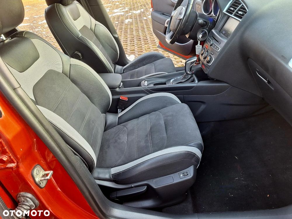 Citroën DS4 1.6 e-HDi SoChic MCP - 15