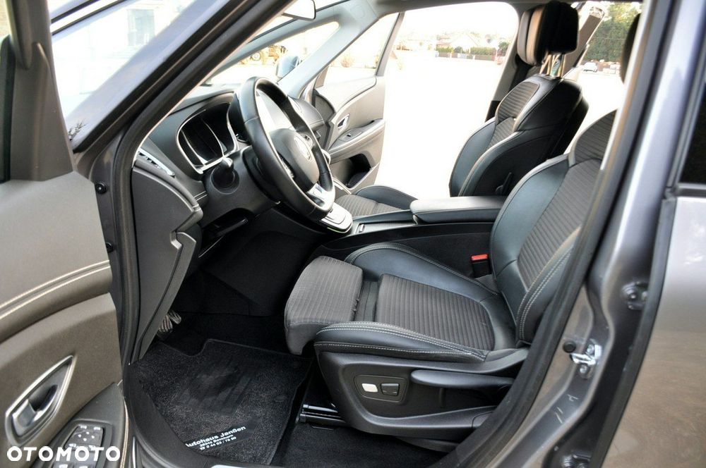 Renault Grand Scenic - 23