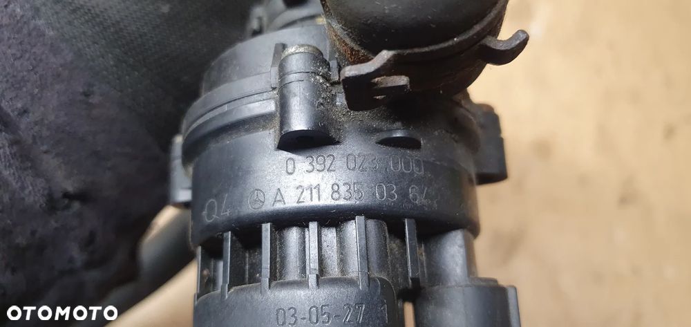 Dodatkowa pompka obiegu wody węże Mercedes E-Klasa W211 3.0 CDI A2118350364 A2118302515 - 8