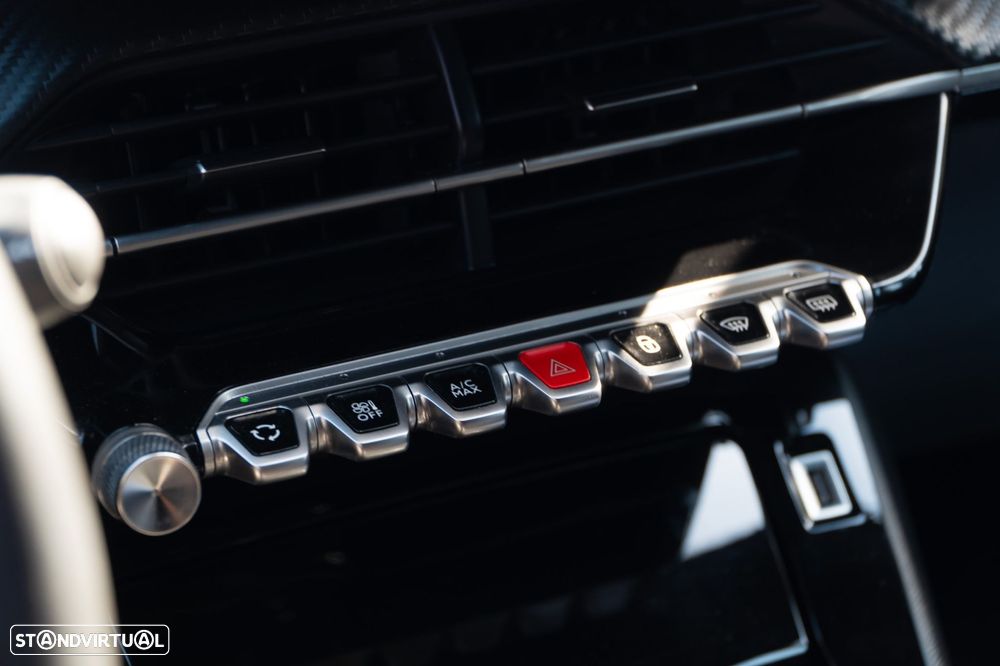 Peugeot 2008 1.2 PureTech Allure - 16