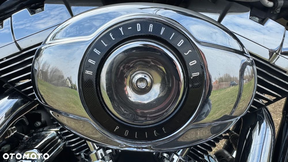 Harley-Davidson FLHT Electra Glide Standard - 2