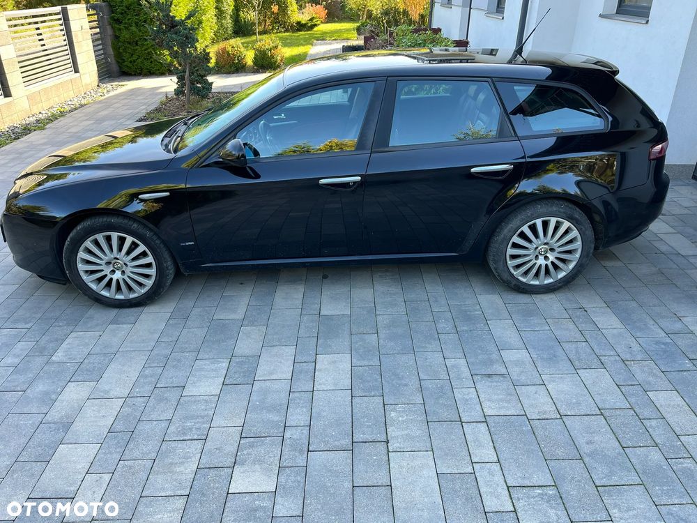 Alfa Romeo 159 2008 photo 4