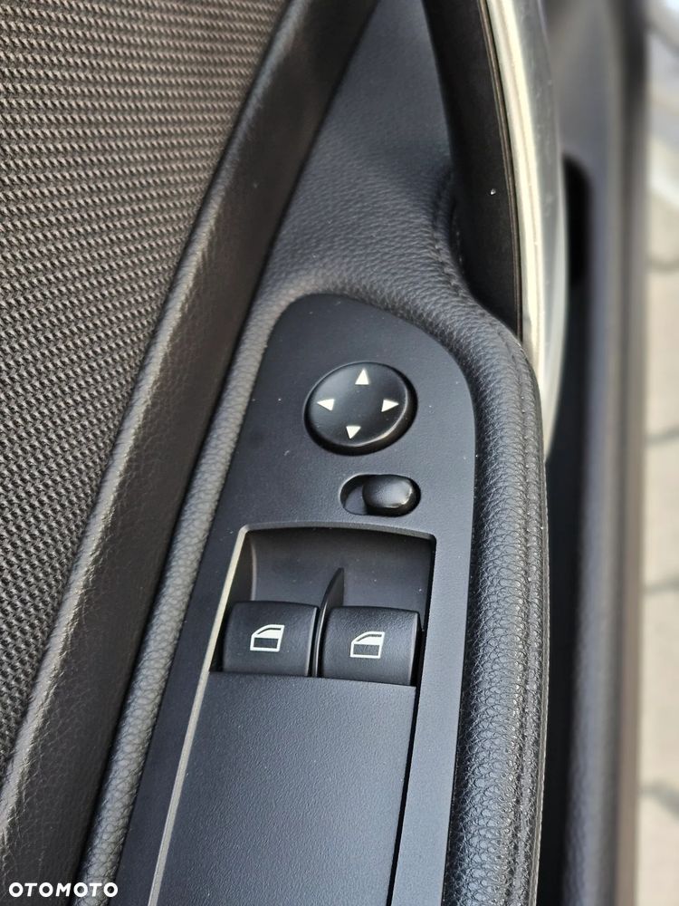 BMW Seria 1 120d DPF - 9