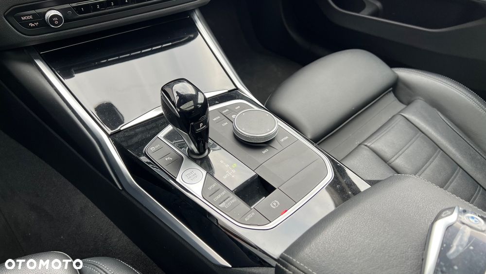 BMW Seria 3 320d xDrive Luxury Line - 7