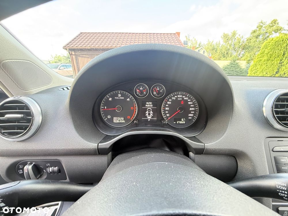 Audi A3 Sportback 1.6 TDI DPF S tronic S line Sportpaket - 23
