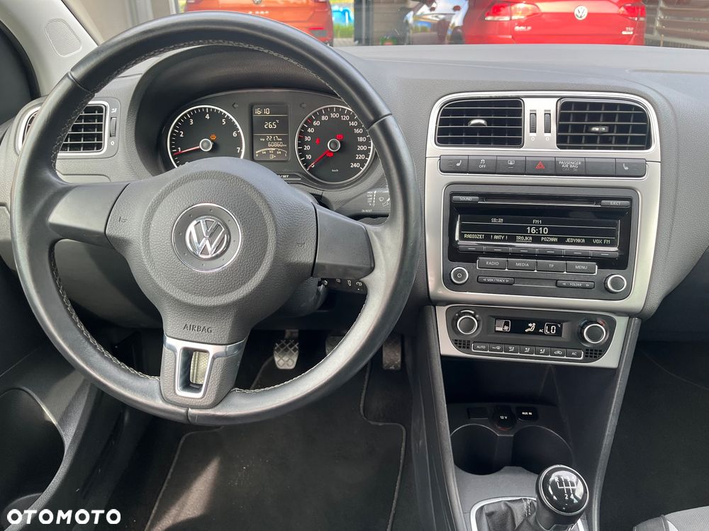 Volkswagen Polo 1.4 16V Comfortline - 17