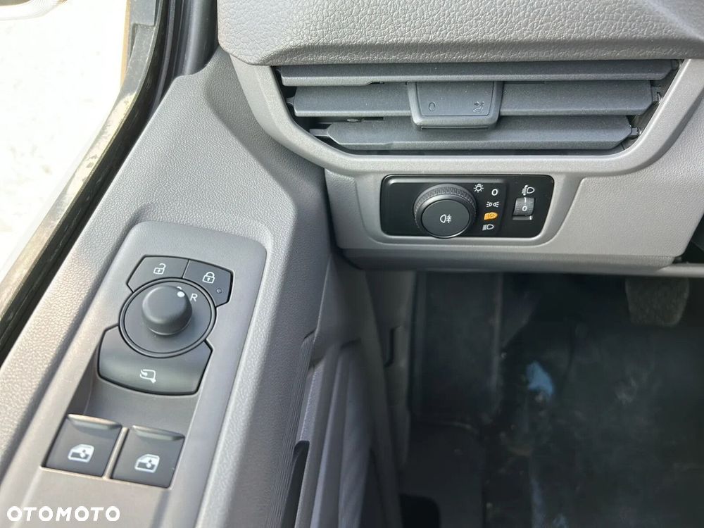 Volkswagen Transporter T7 Furgon AUTOMAT/L2H1, 2.0 TDI 150 KM, r.o. 3500 mm - 28