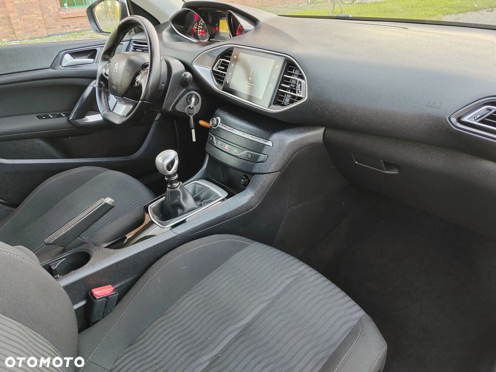 Peugeot 308 1.6 BlueHDi Allure S&S - 3