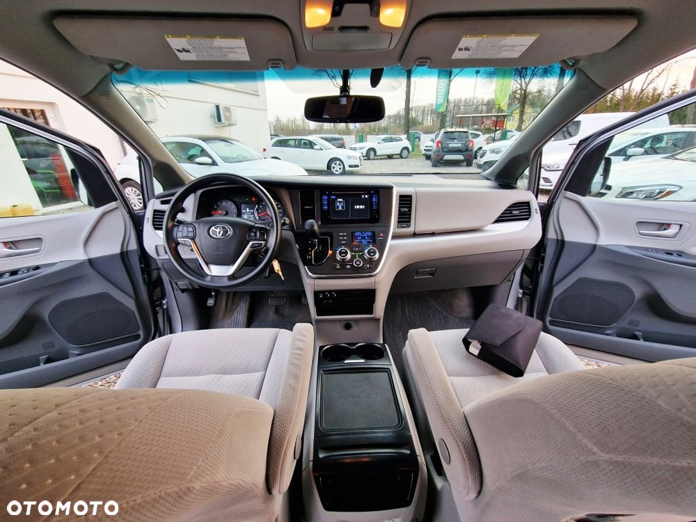 Toyota Sienna - 10