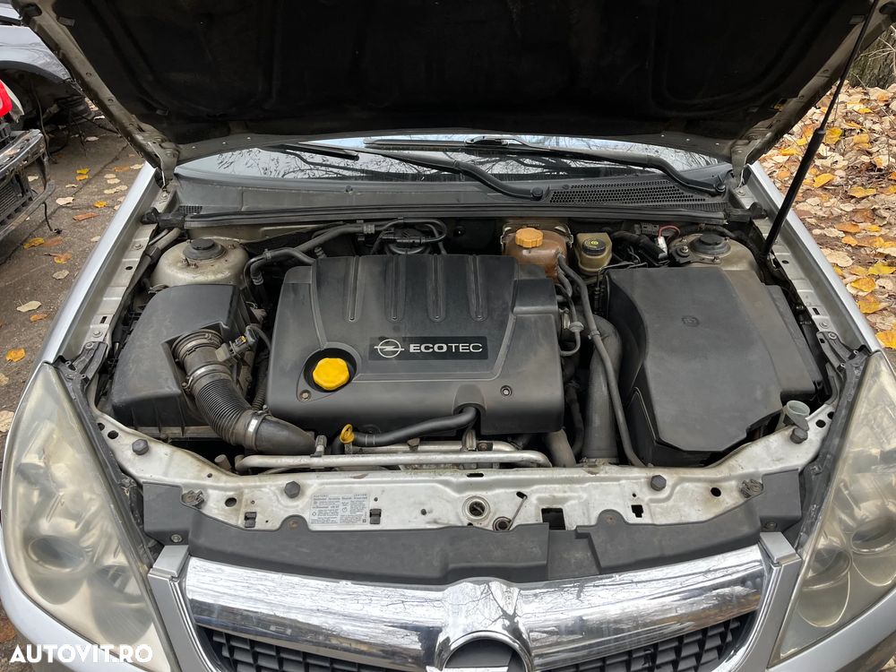 Dezmembrez Opel Vectra C facelift break argintiu gri 1,9 TDI 6+1R 120cp - 2