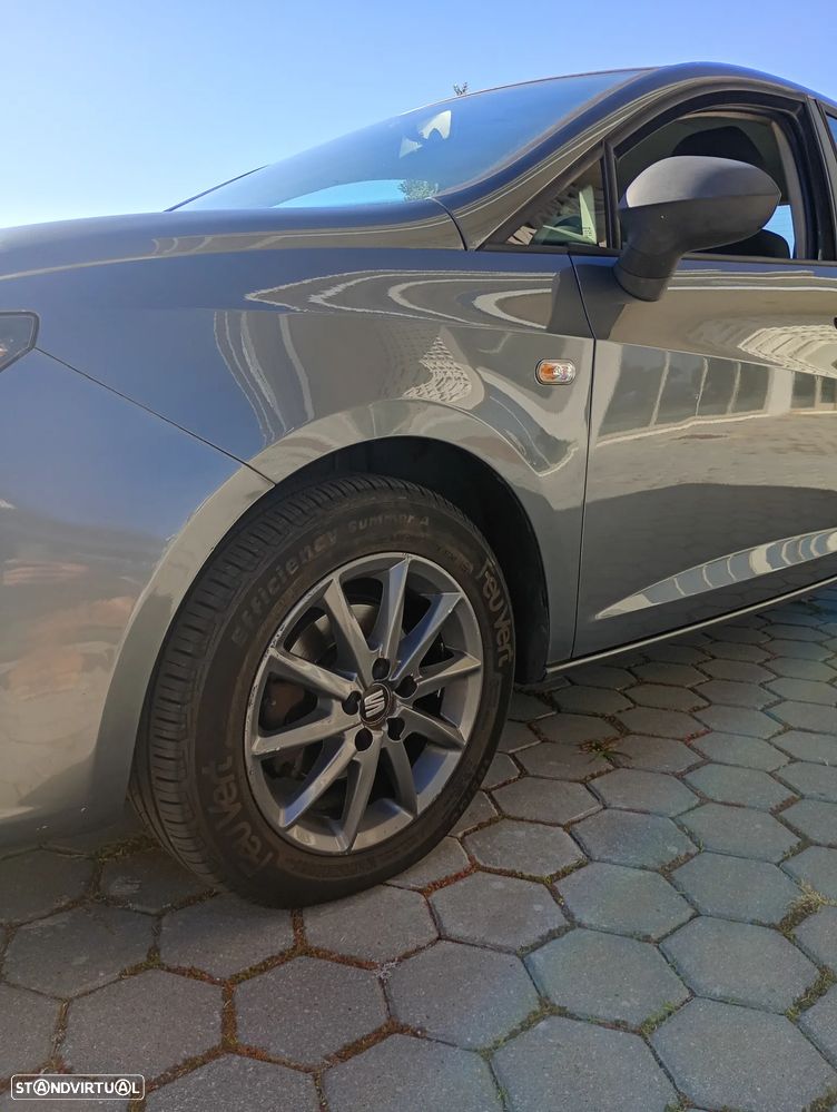 Seat Ibiza 2015 photo 3