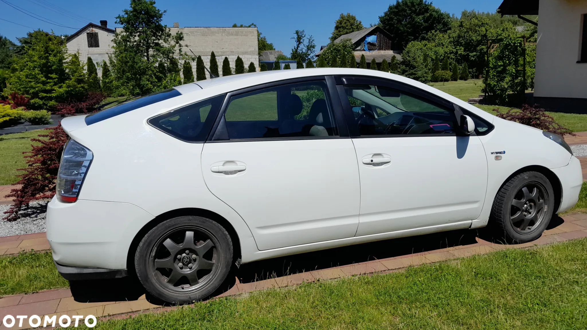 Toyota Prius (Hybrid) Sol - 3