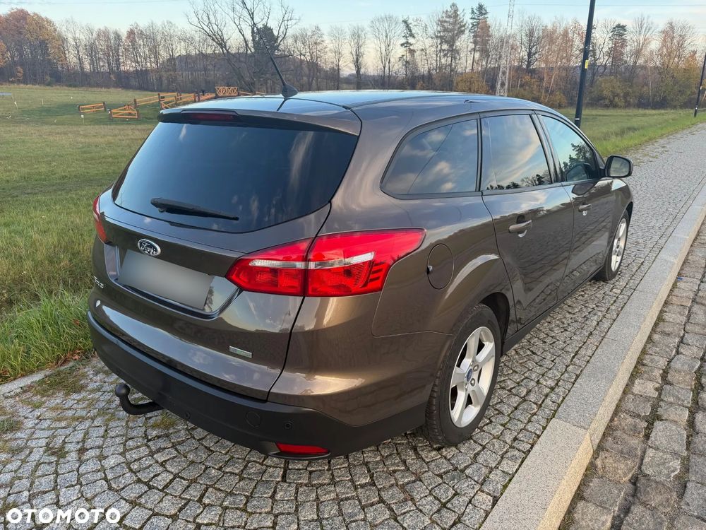 Ford Focus ver-turnier-titanium - 6