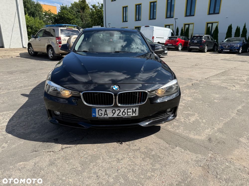 BMW Seria 3 320i - 2