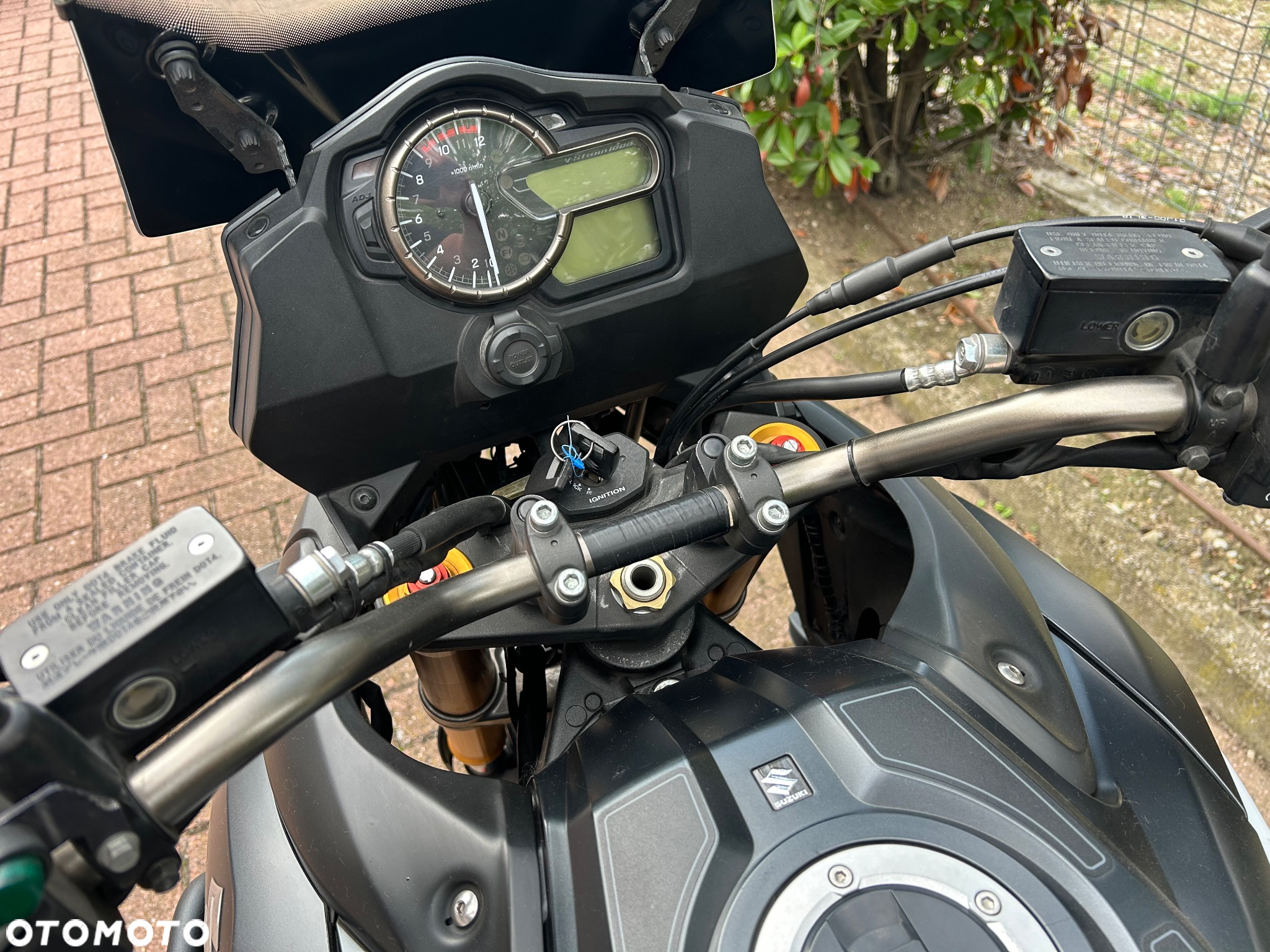 Suzuki V-STROM - 4