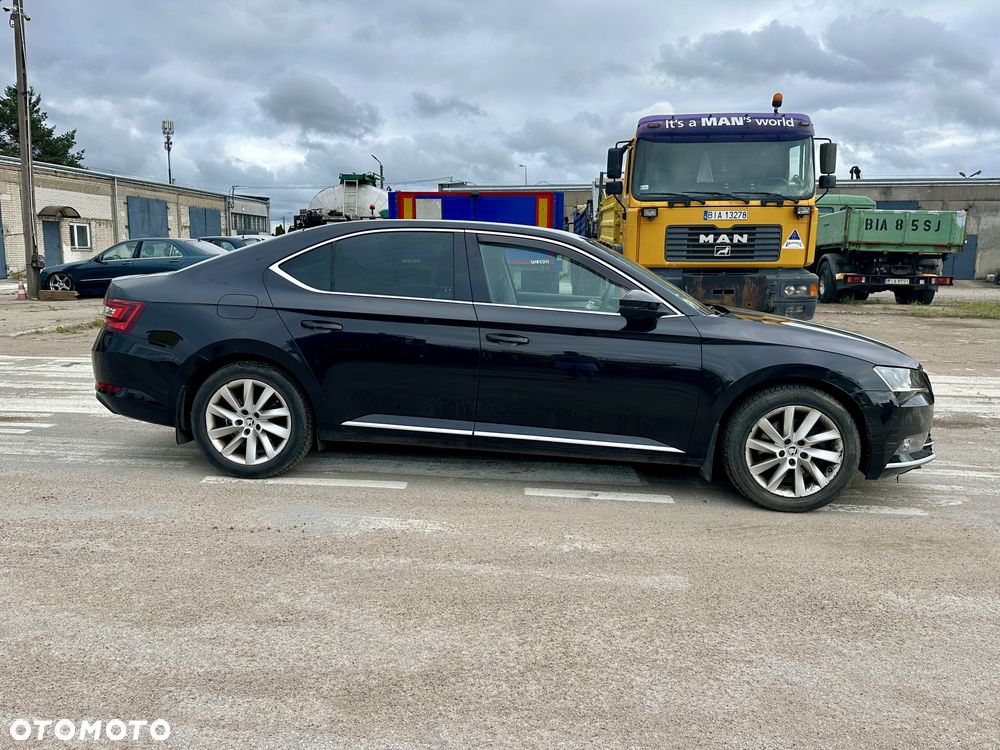 Skoda Superb 2.0 TDI Style - 3