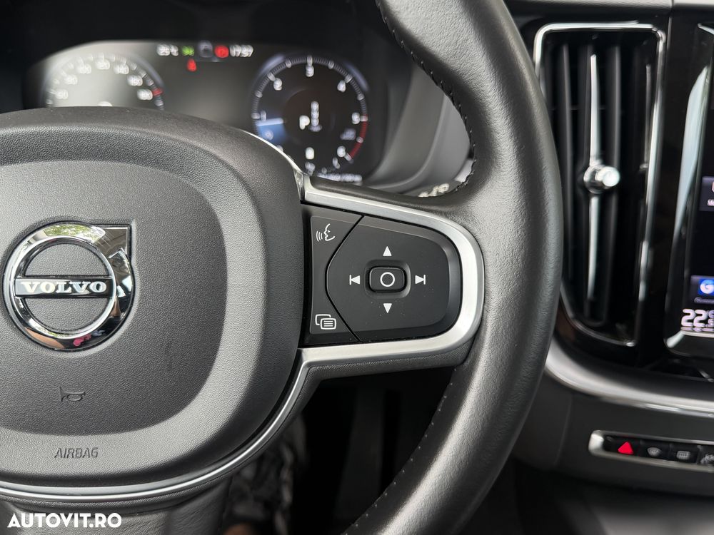 Volvo XC 60 B4 D Geartronic Momentum Pro - 23