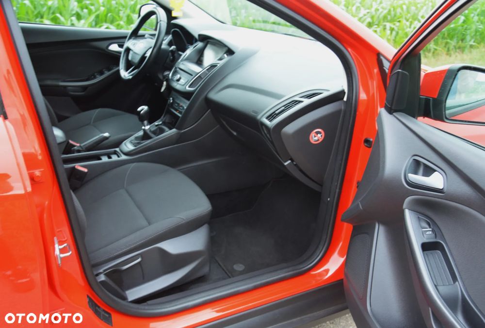 Ford Focus - 30