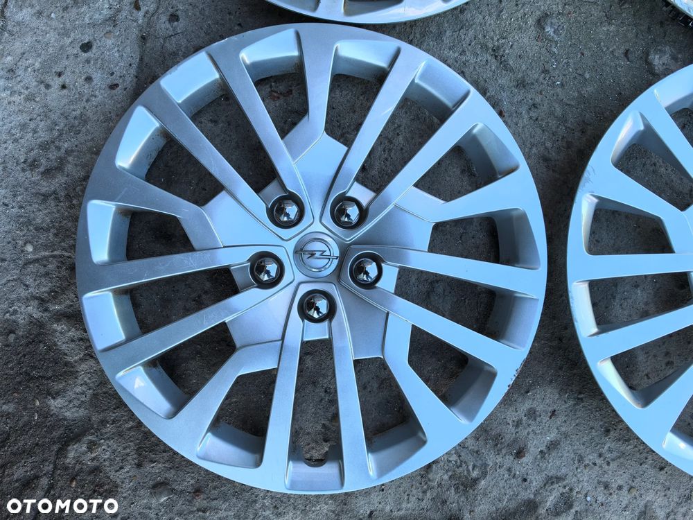 Opel Vivaro C Zafira D Kołpaki 17" KOMPLET - 3