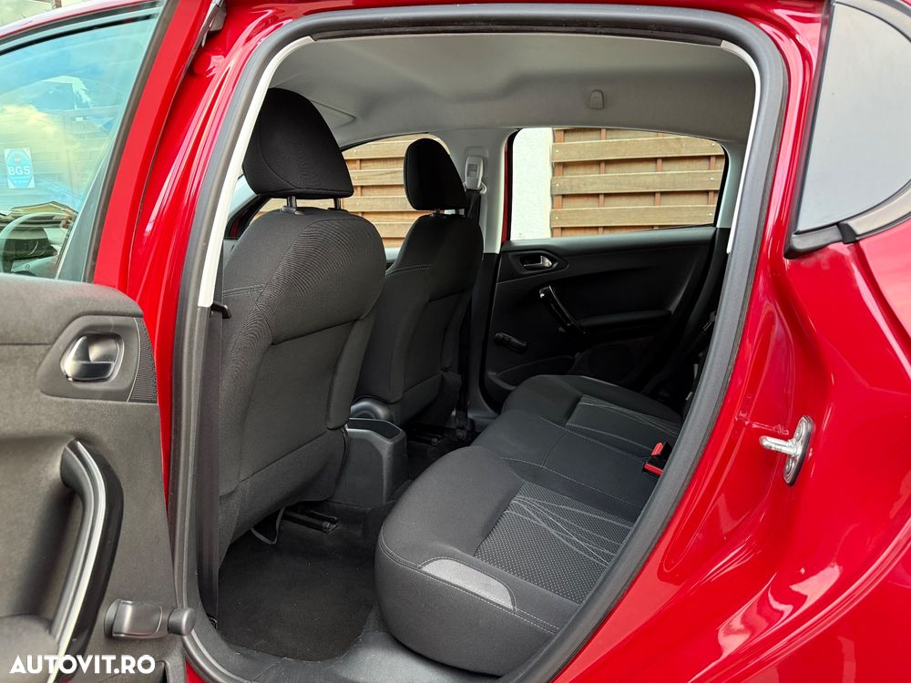 Peugeot 208 1.2 L PureTech Access - 8
