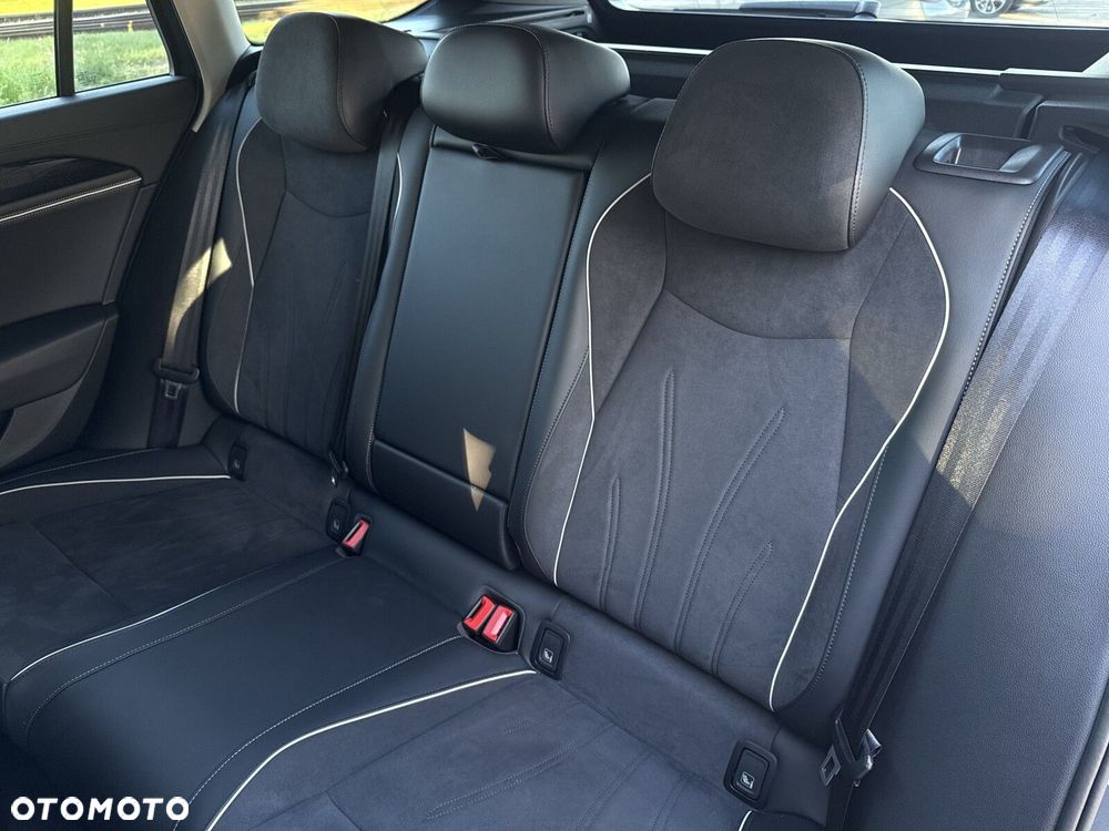 Volkswagen Passat Variant 1.5 TSI ACT mHEV Business DSG - 36