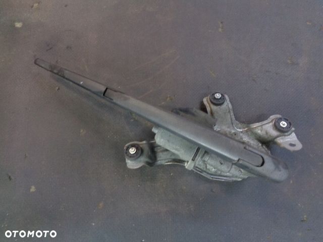 SILNICZEK WYCIERACZEK RAMIĘ AVENSIS T27 KOMBI TYŁ - 1